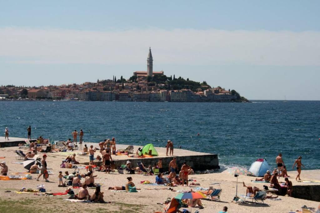 Near Beach - Apartments Marica - Studio Rovinj Exterior foto